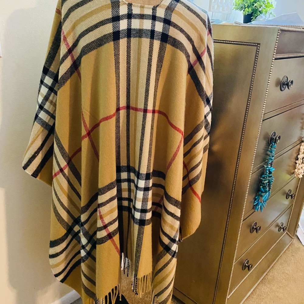 FRAAS PATTERNED CAPE - Picture 3 of 4
